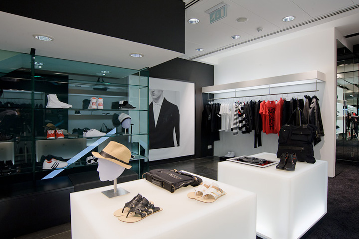 y-3服装店