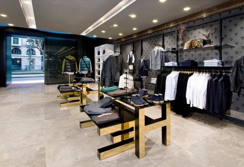 Mango HE 服装店